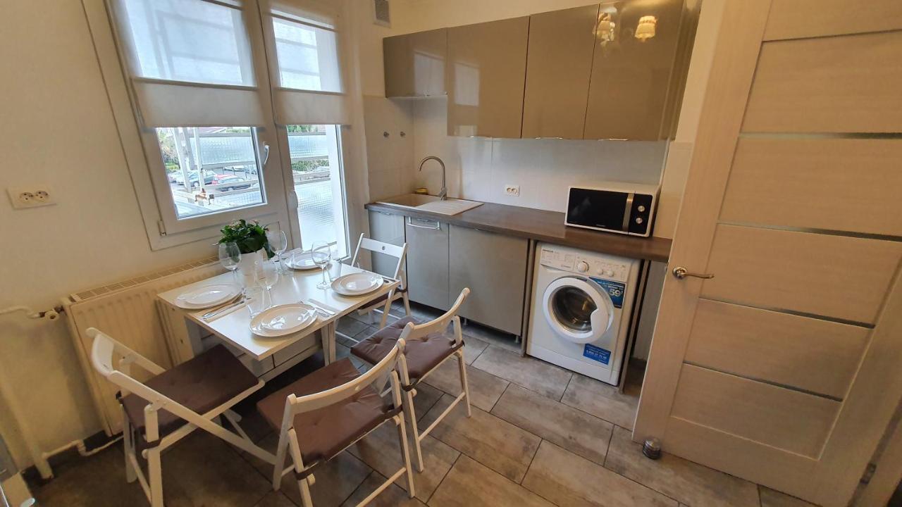 Appartement Avec Parking Gratuit Proche De Village De Marque Bourgoin-Jallieu 외부 사진