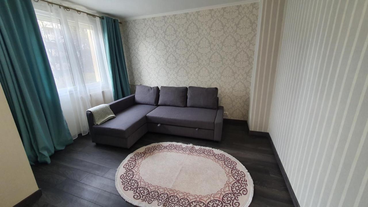 Appartement Avec Parking Gratuit Proche De Village De Marque Bourgoin-Jallieu 외부 사진